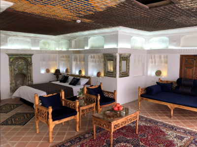 اقامتگاه سنتی درجه یک ارغوان (خانه تاریخی قاجاری) "اتاق شاه نشین"