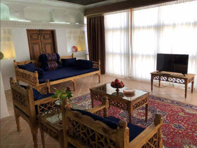 اقامتگاه سنتی درجه یک ارغوان (خانه تاریخی قاجاری) "اتاق شاه نشین"