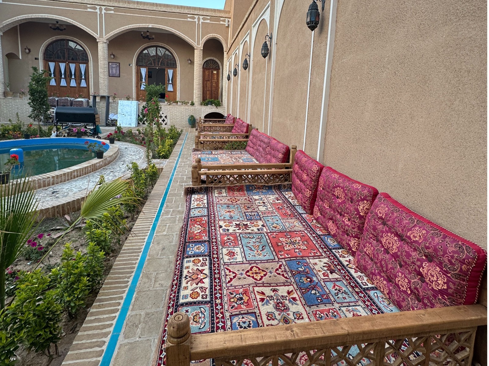 حیاط
