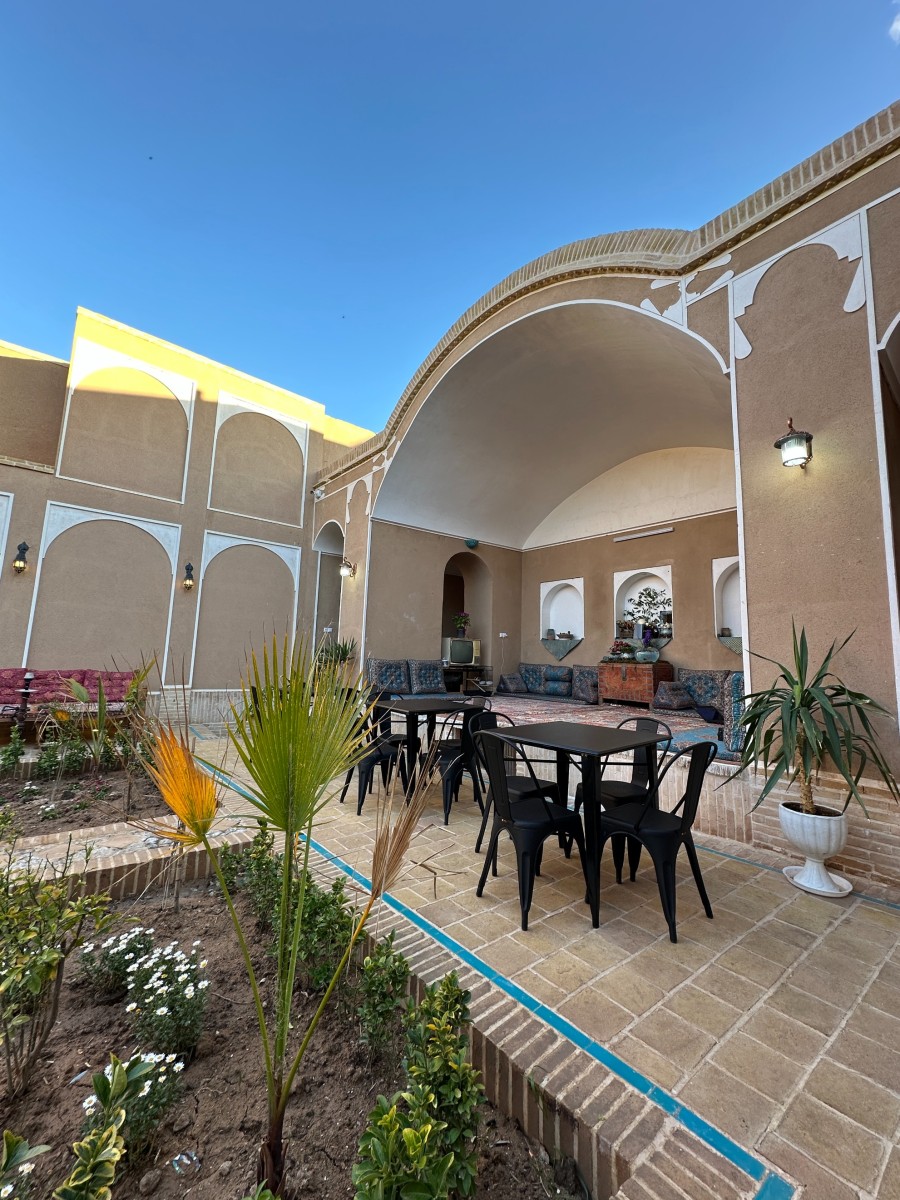حیاط