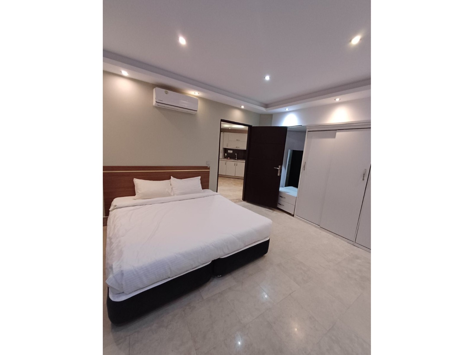 اتاق‌خواب 1