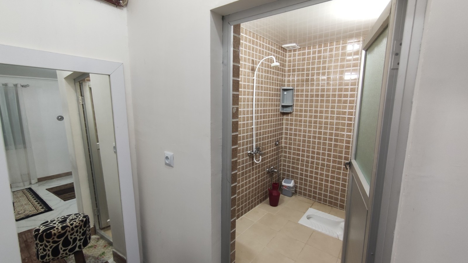 سرویس بهداشتی و حمام