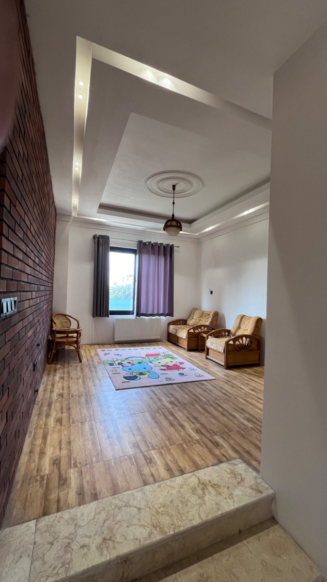 اتاق پذیرایی طبقه دوم