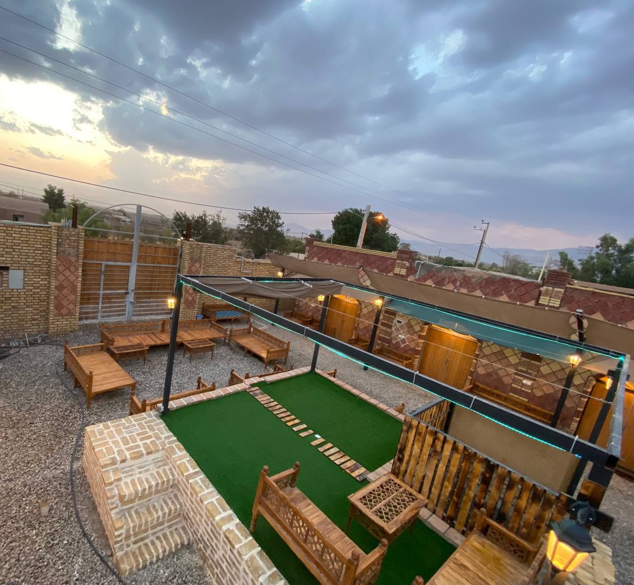 حیاط