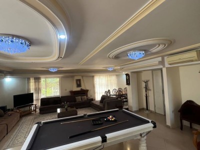 ویلای پنج خوابه با میز بیلیارد