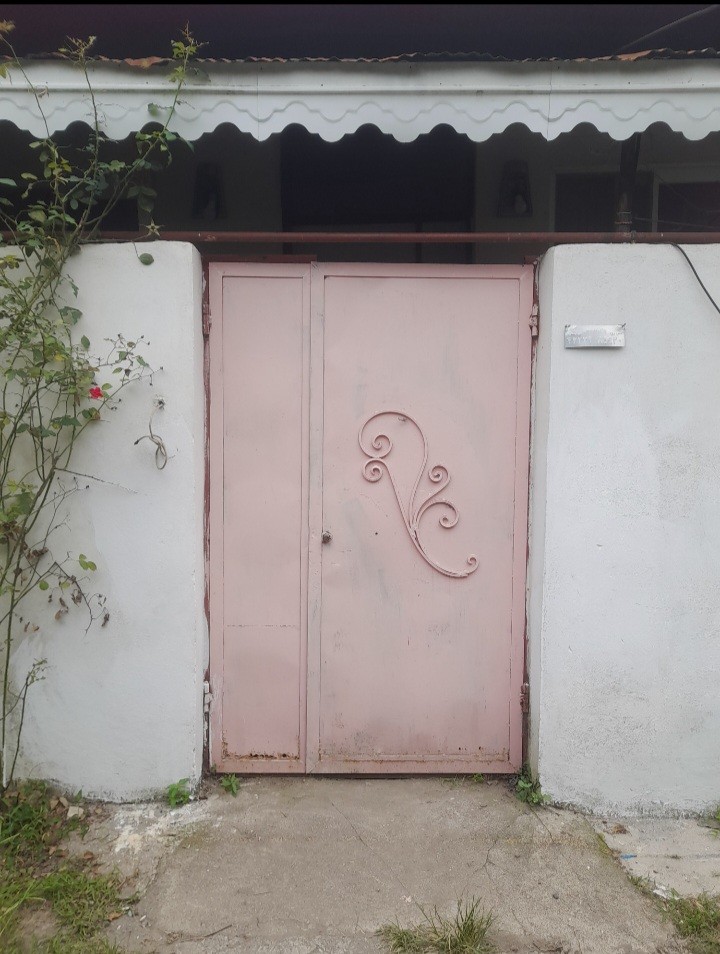 ورودی اقامتگاه ورودی اقامتگاه