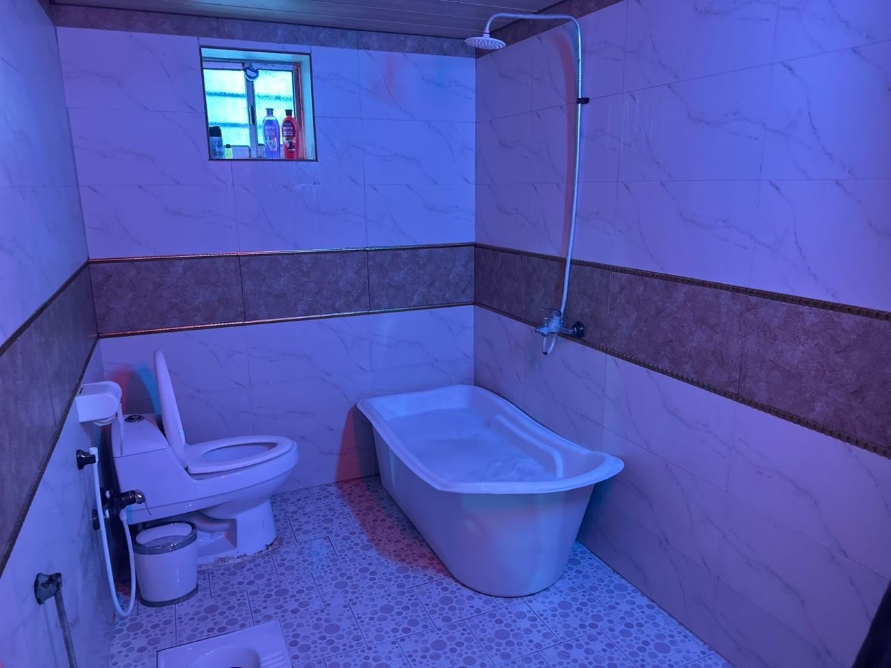 سرویس بهداشتی و حمام سرویس بهداشتی و حمام