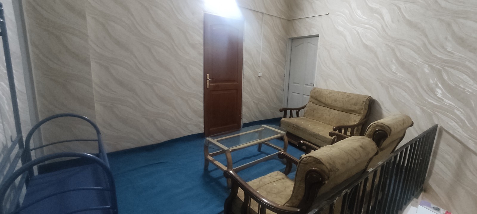 اتاق پذیرایی طبقه بالا اتاق پذیرایی طبقه بالا