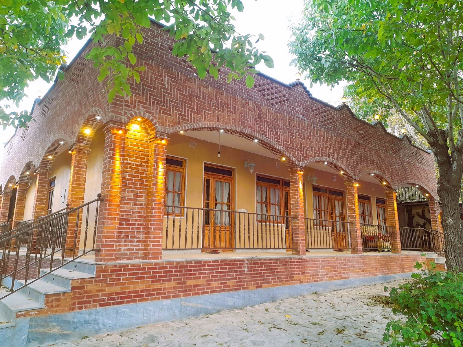 نمای ساختمان اصلی