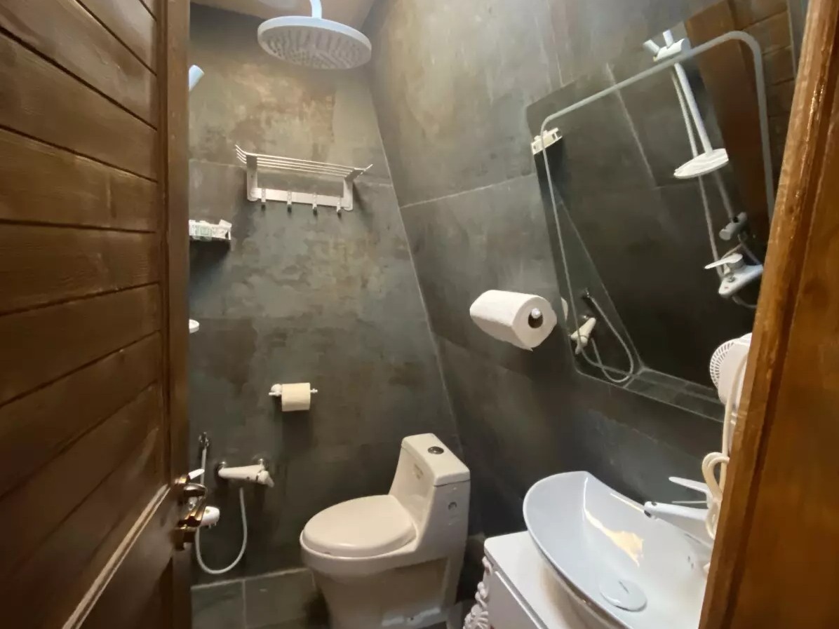سرویس بهداشتی و حمام