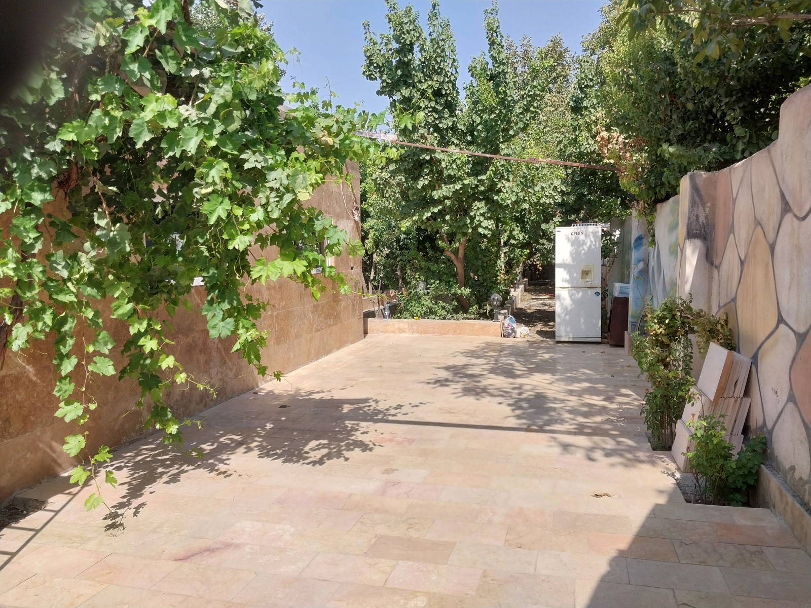 حیاط حیاط