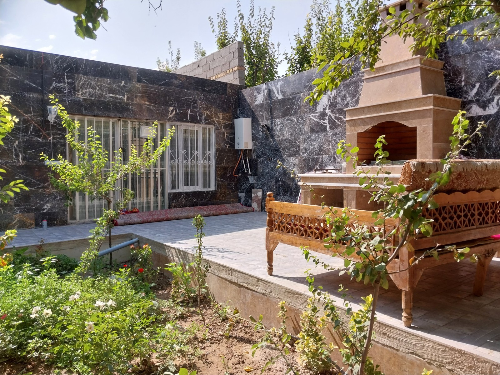 حیاط حیاط