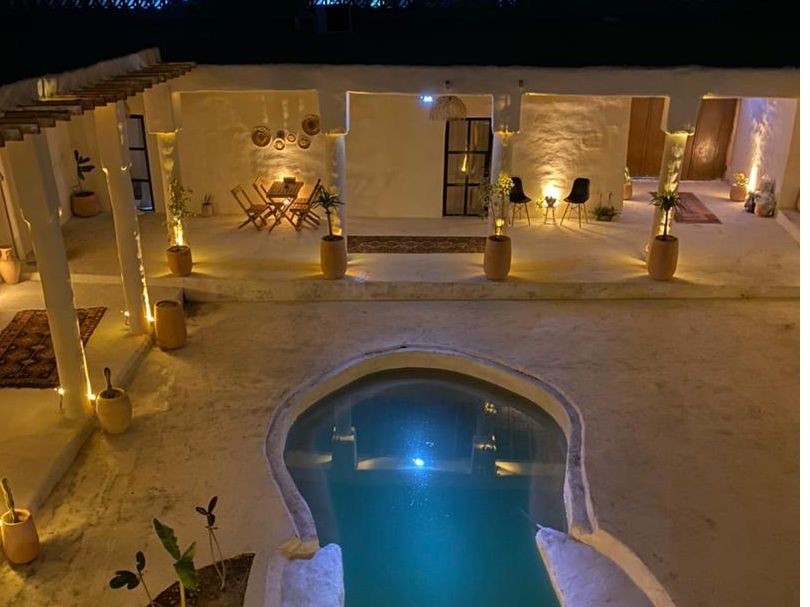 استخر استخر