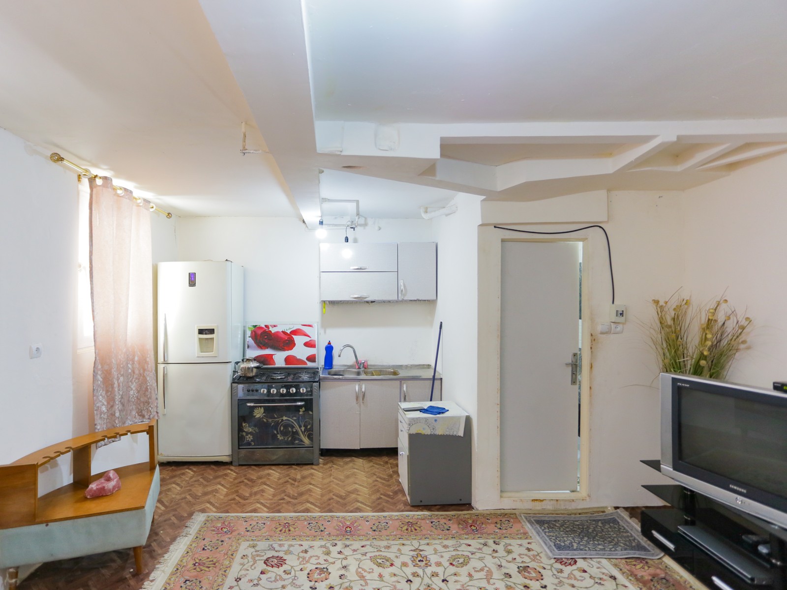 اتاق پذیرایی و آشپزخانه اتاق پذیرایی و آشپزخانه