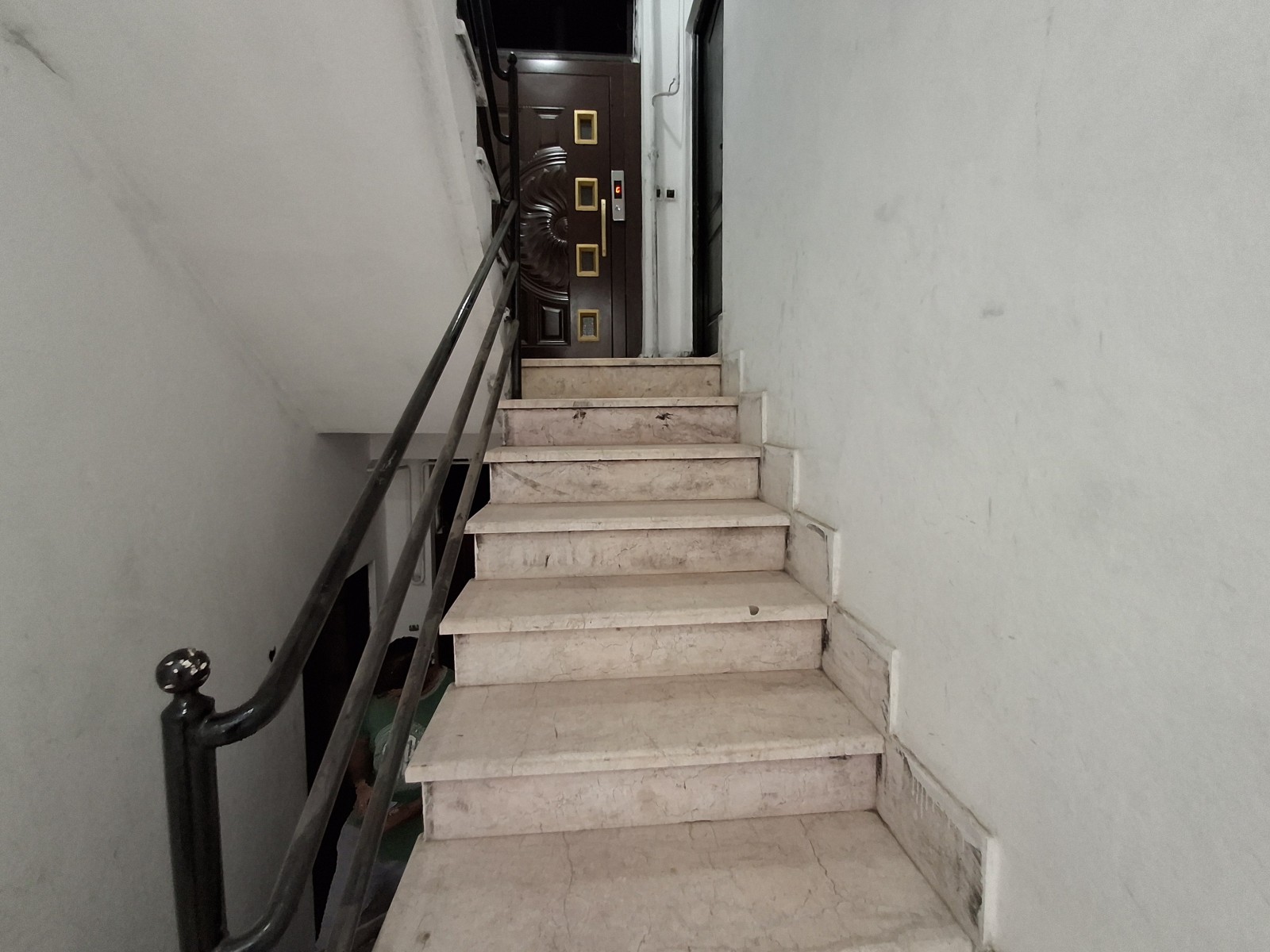 راه پله و آسانسور