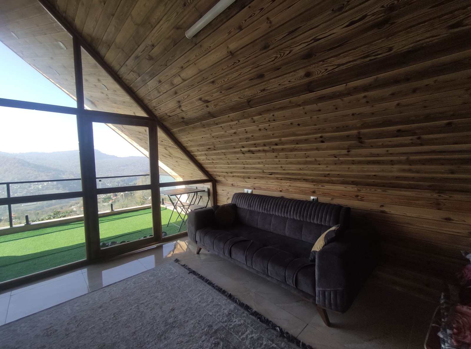 اتاق پذیرایی طبقه دوم مبل تخت شو اتاق پذیرایی طبقه دوم مبل تخت شو