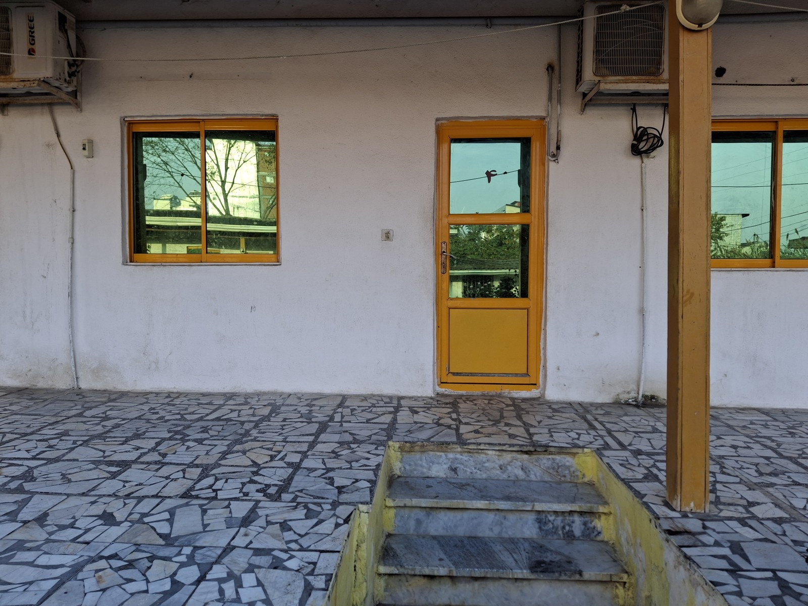 ورودی اقامتگاه