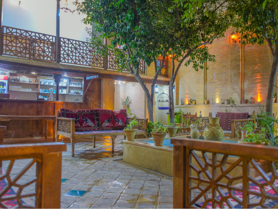 حیاط