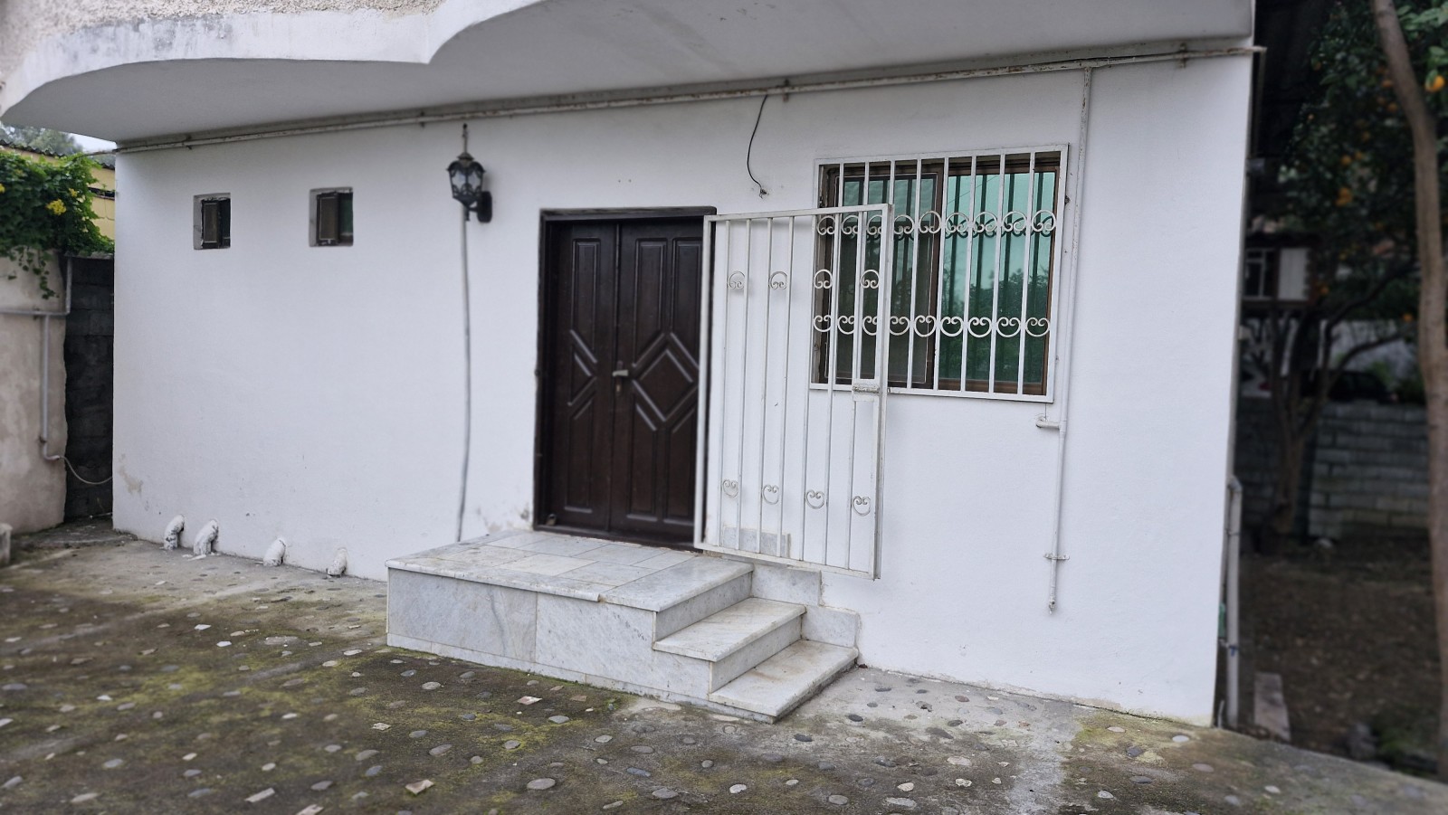 ورودی اقامتگاه ورودی اقامتگاه