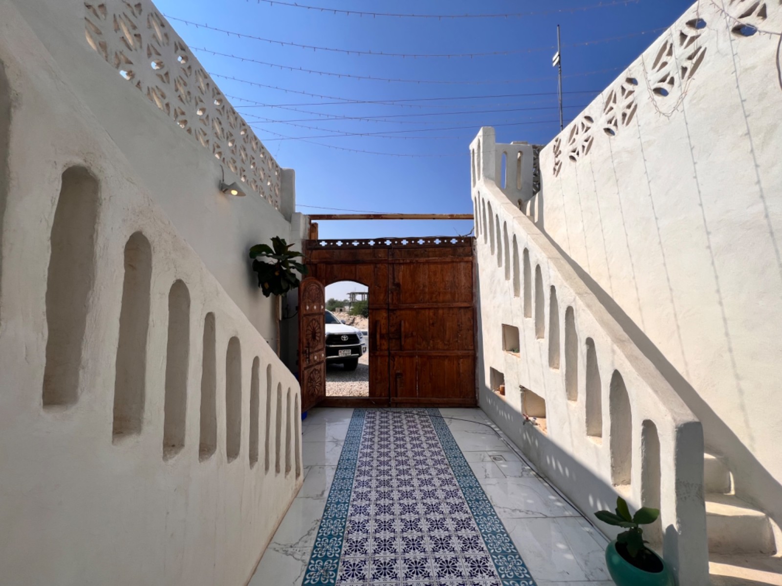 ورودی اقامتگاه ورودی اقامتگاه