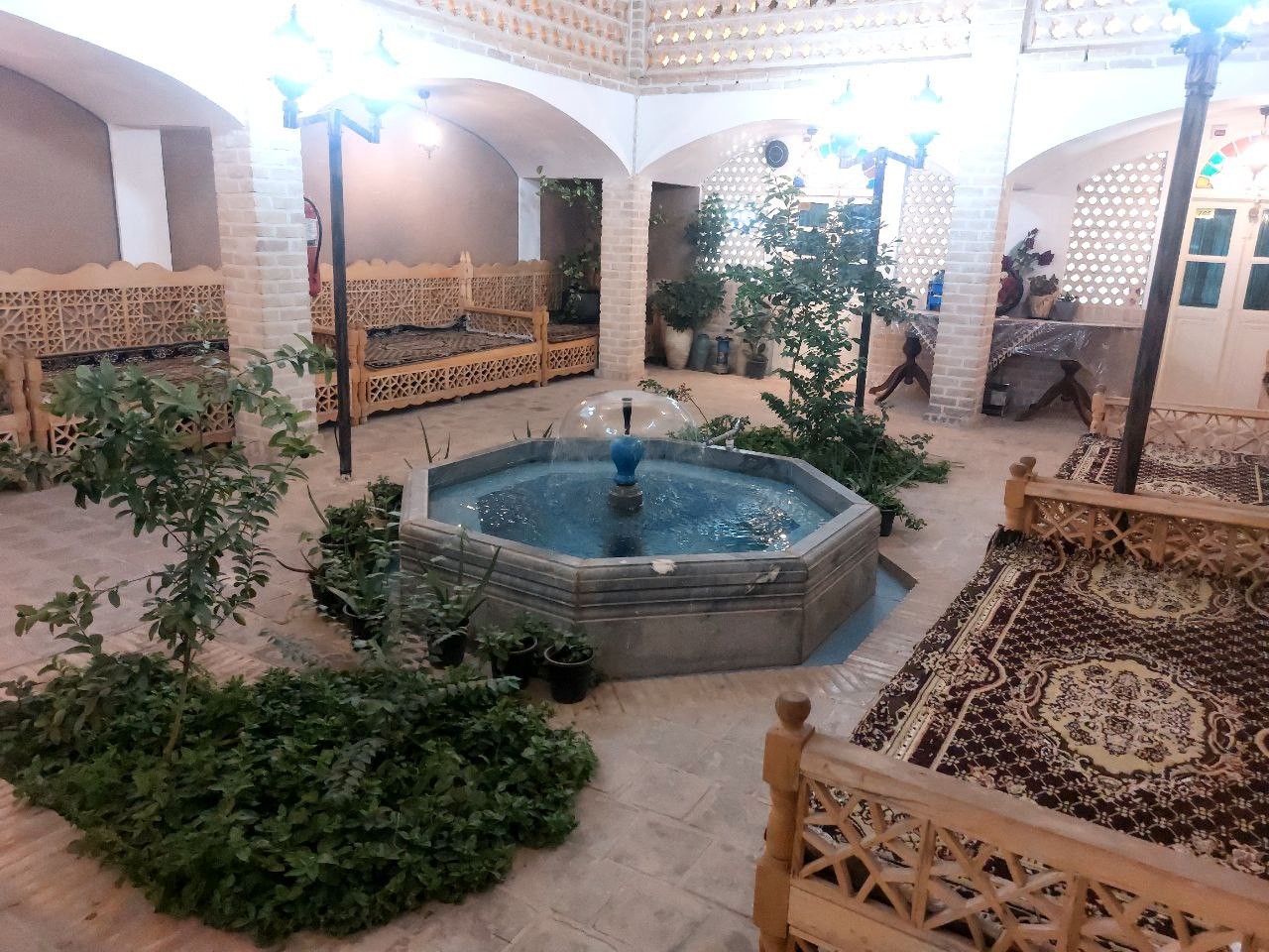 حیاط