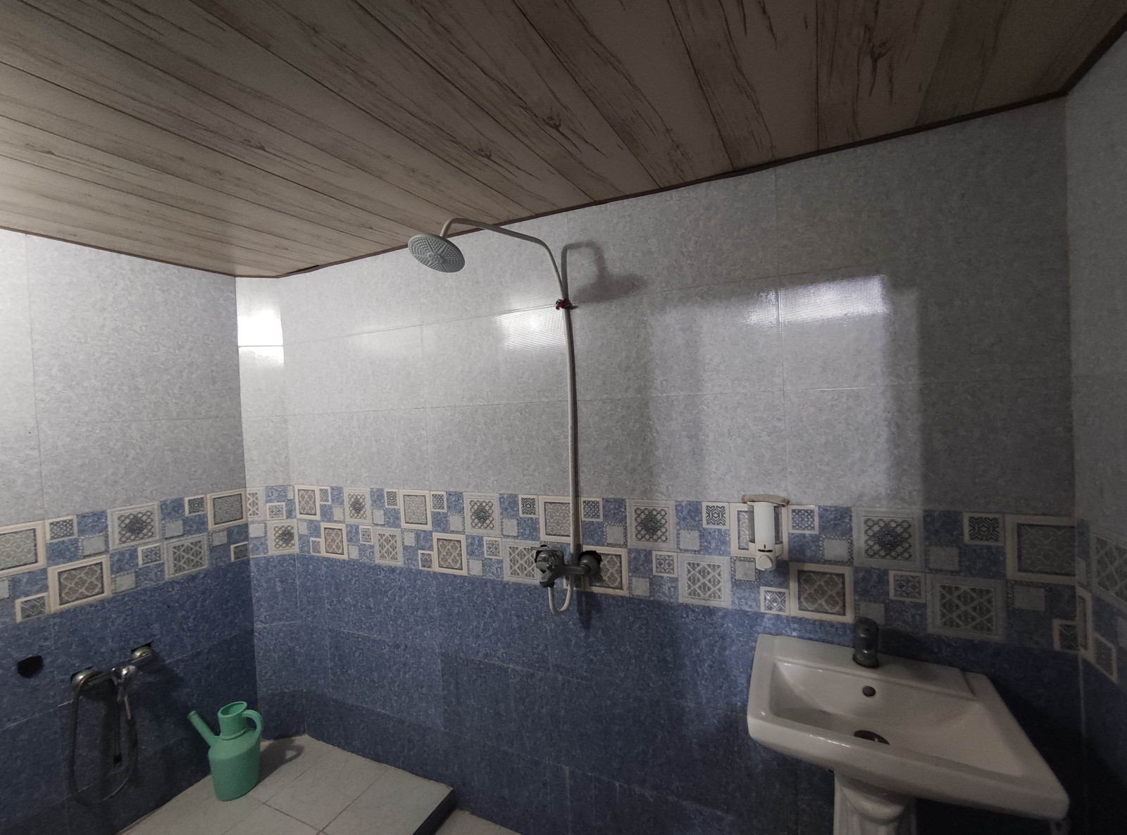 سرویس بهداشتی و حمام سرویس بهداشتی و حمام