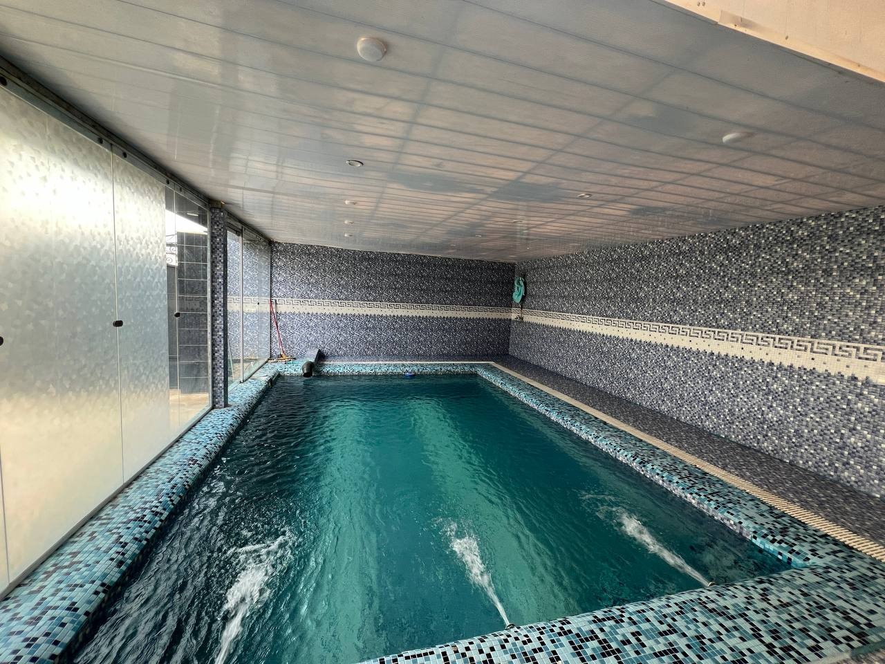 استخر استخر