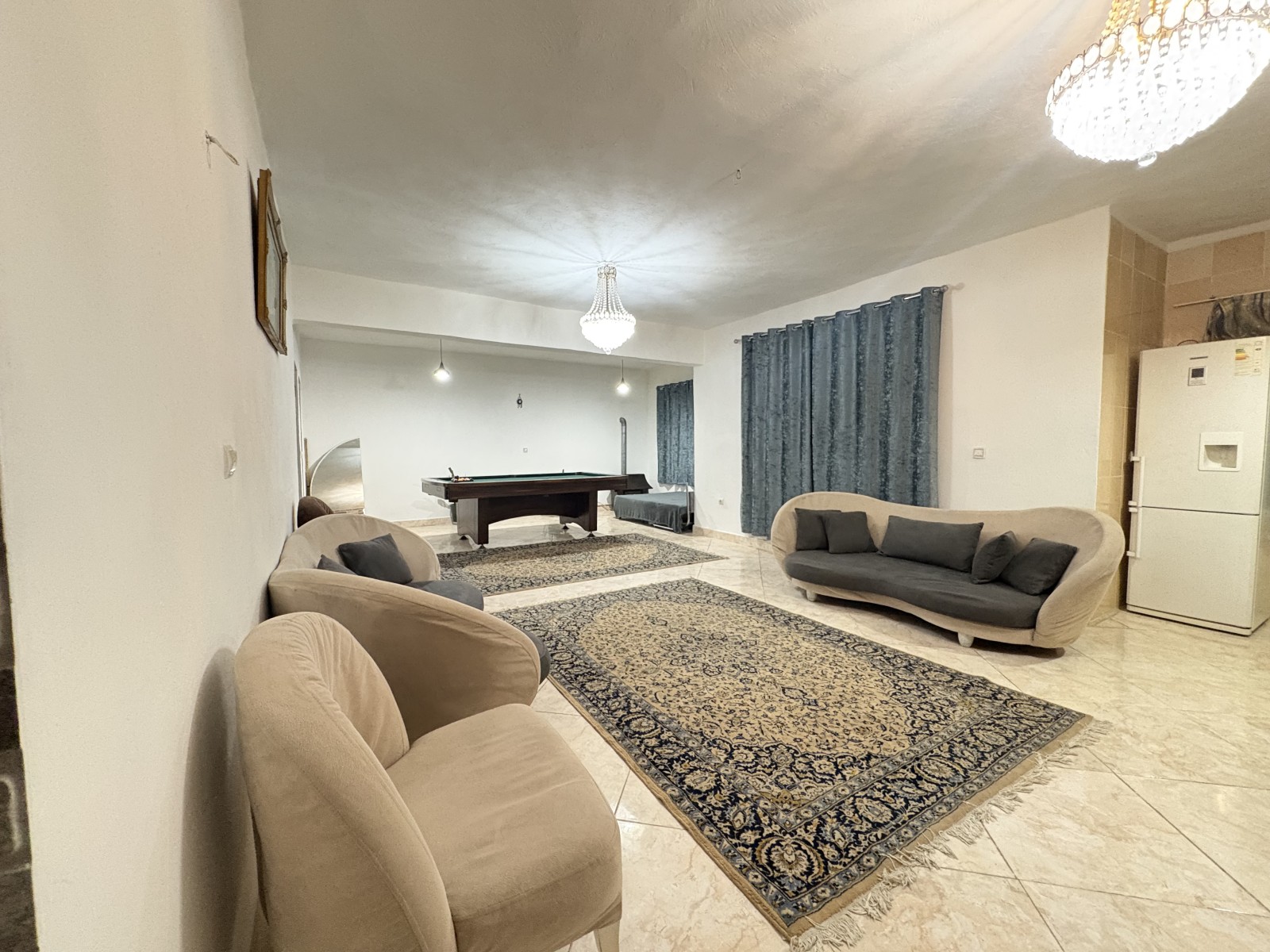 نشیمن طبقه بالا نشیمن طبقه بالا