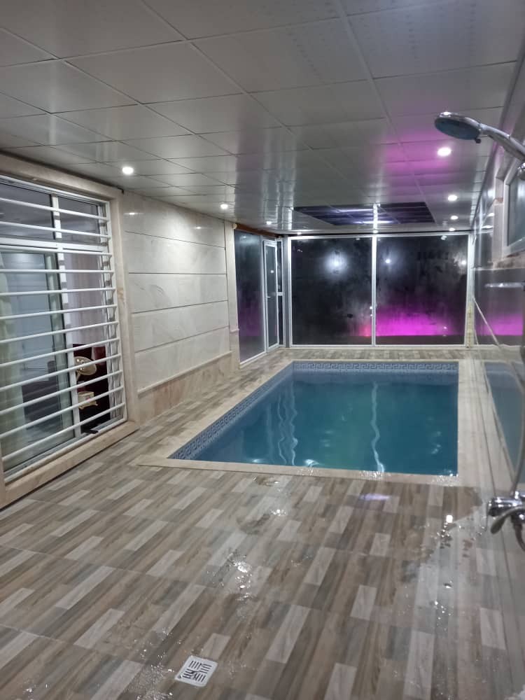 استخر سرپوشیده استخر سرپوشیده