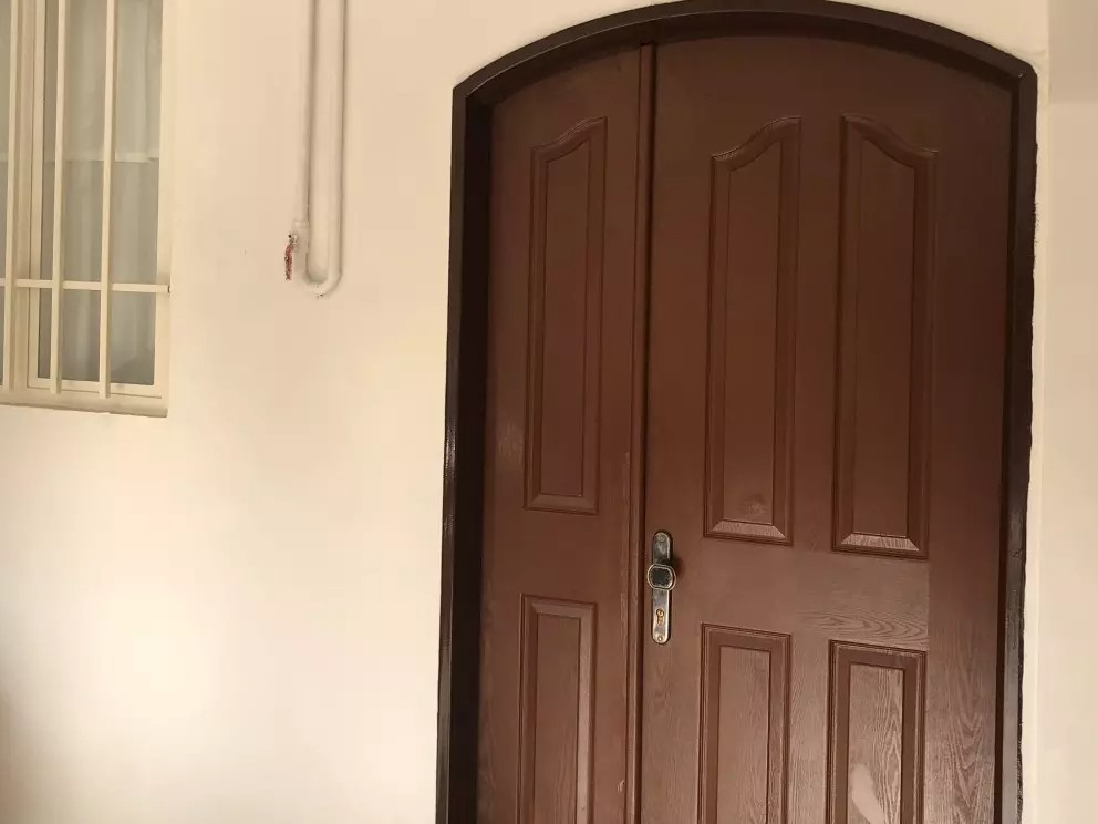 ورودی سوئیت از داخل حیاط ورودی سوئیت از داخل حیاط