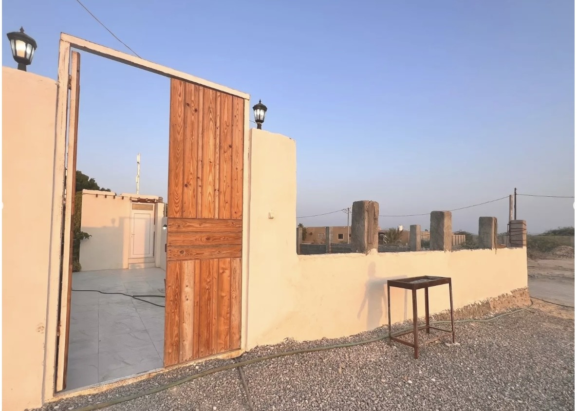 ورودی اقامتگاه ورودی اقامتگاه