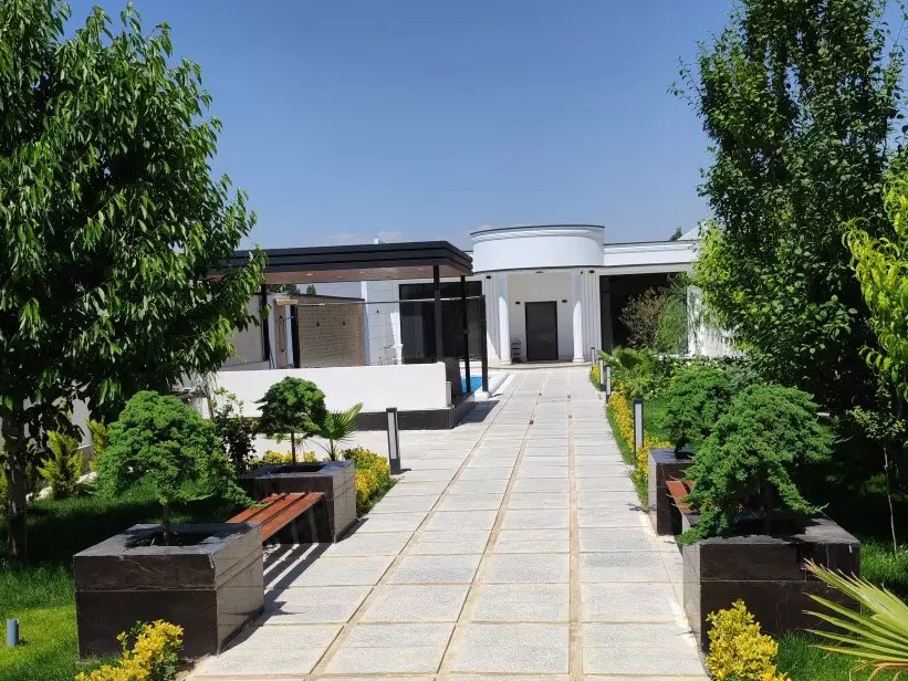 حیاط