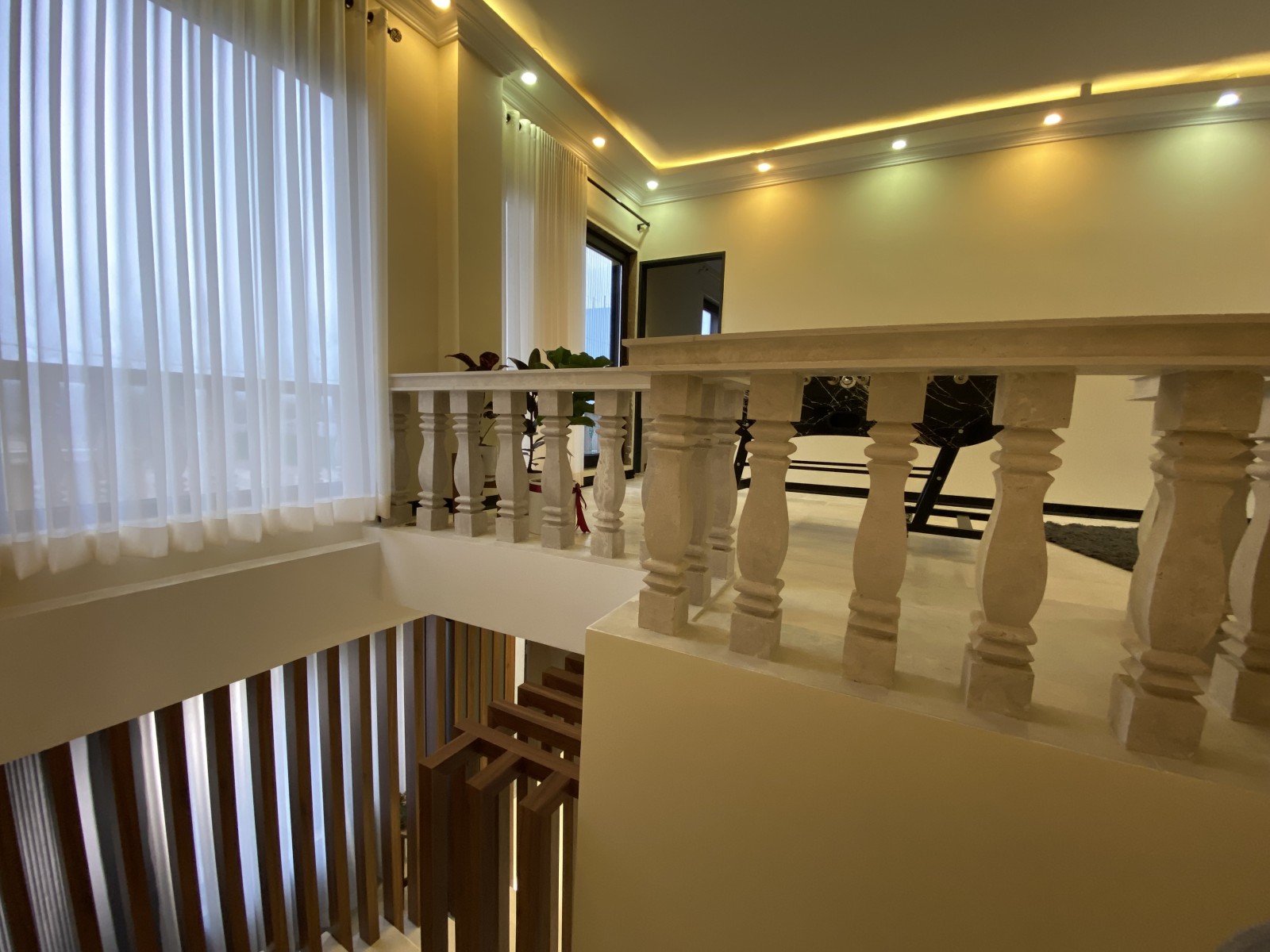 مسیر راپله به طبقه بالا مسیر راپله به طبقه بالا