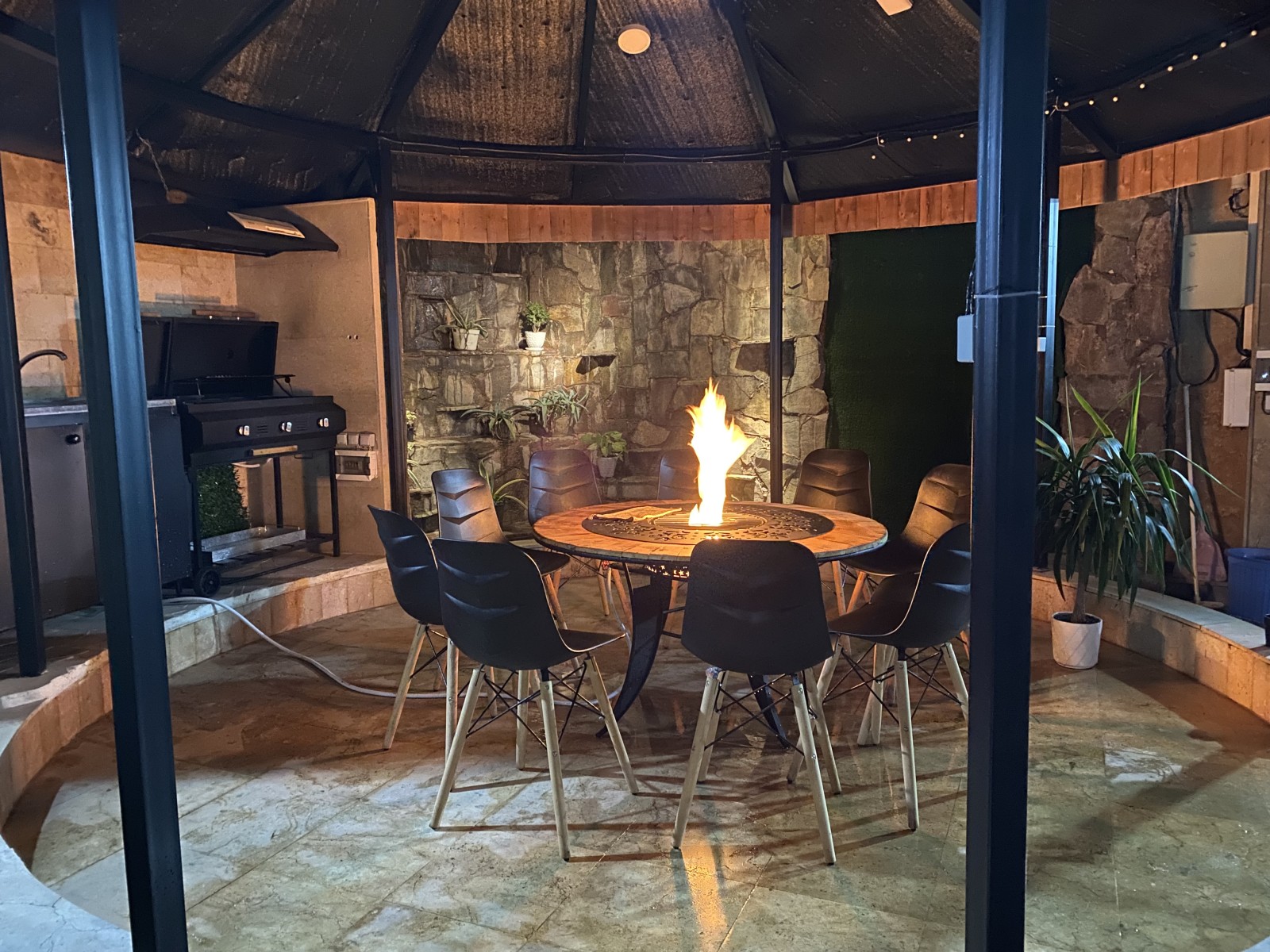 آلاچیق و باربیکو آلاچیق و باربیکو