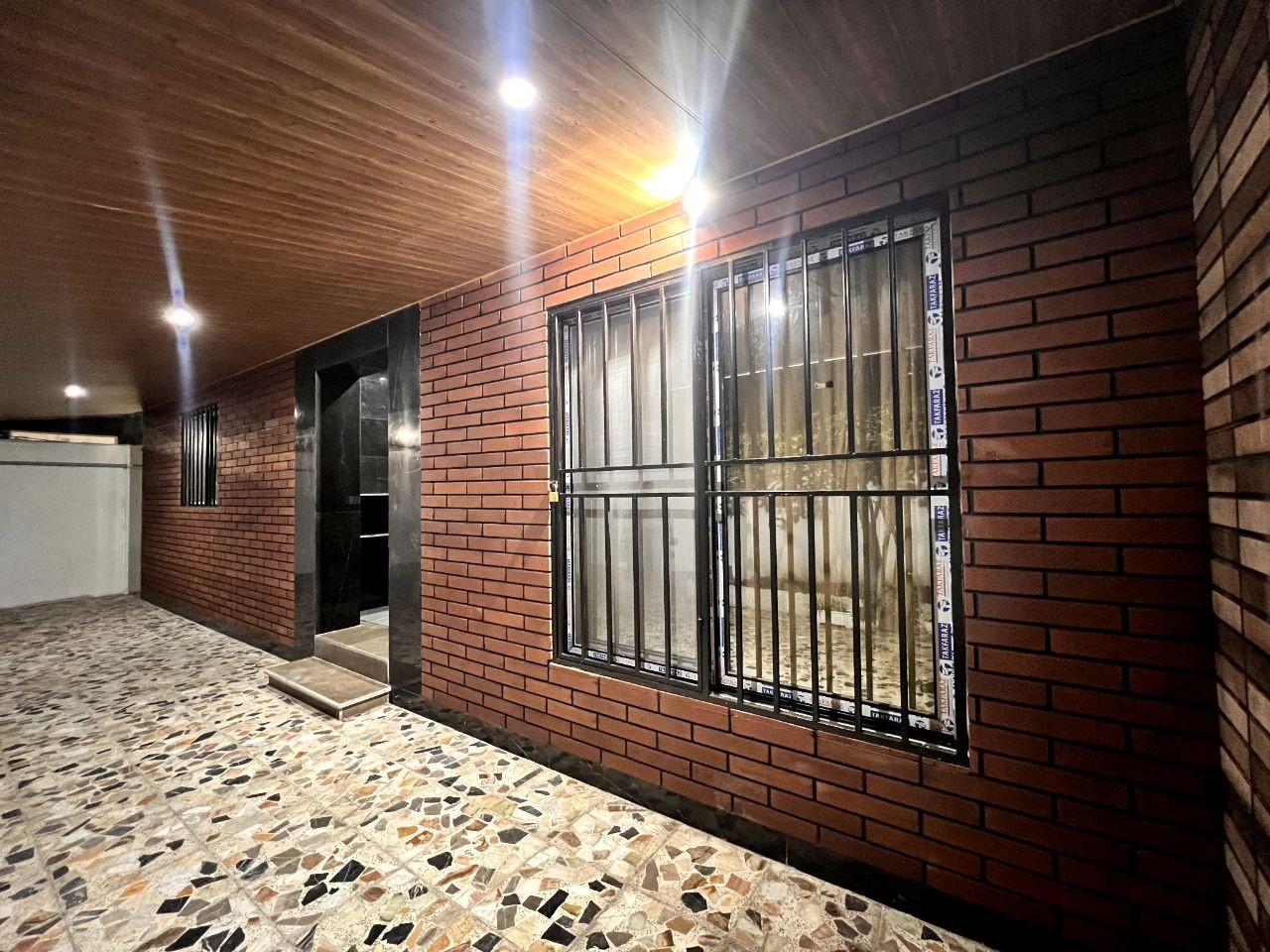 ورودی اقامتگاه ورودی اقامتگاه