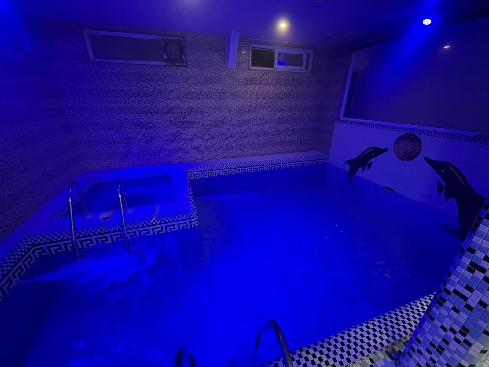 استخر و جکوزی استخر و جکوزی