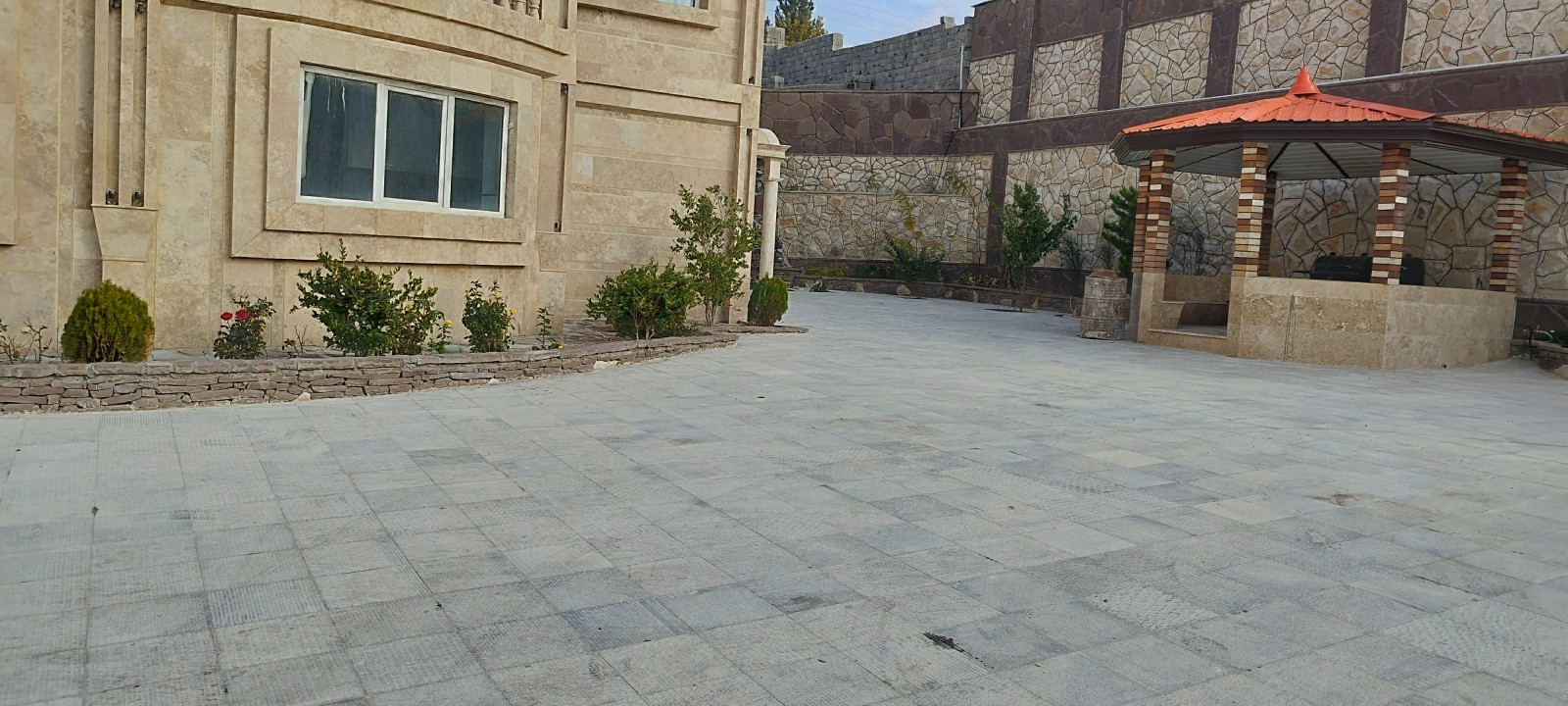 حیاط