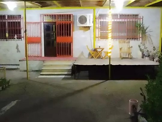 ورودی اقامتگاه ورودی اقامتگاه