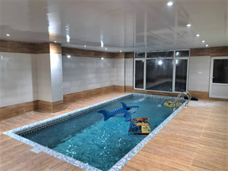 استخر سرپوشیده استخر سرپوشیده