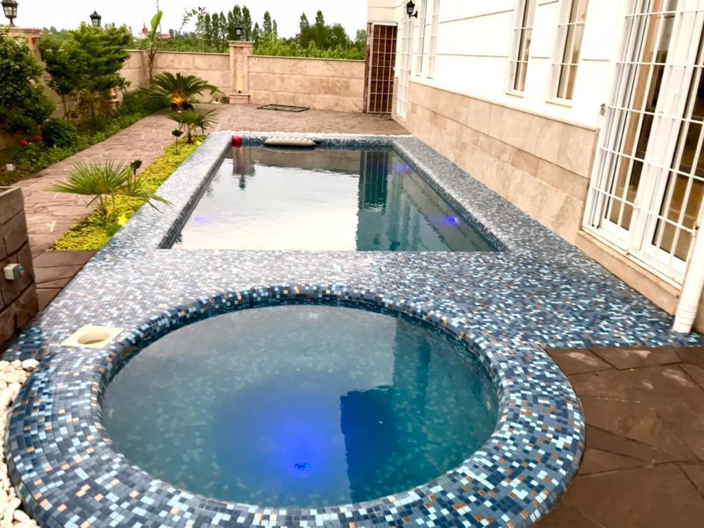 استخر و جکوزی