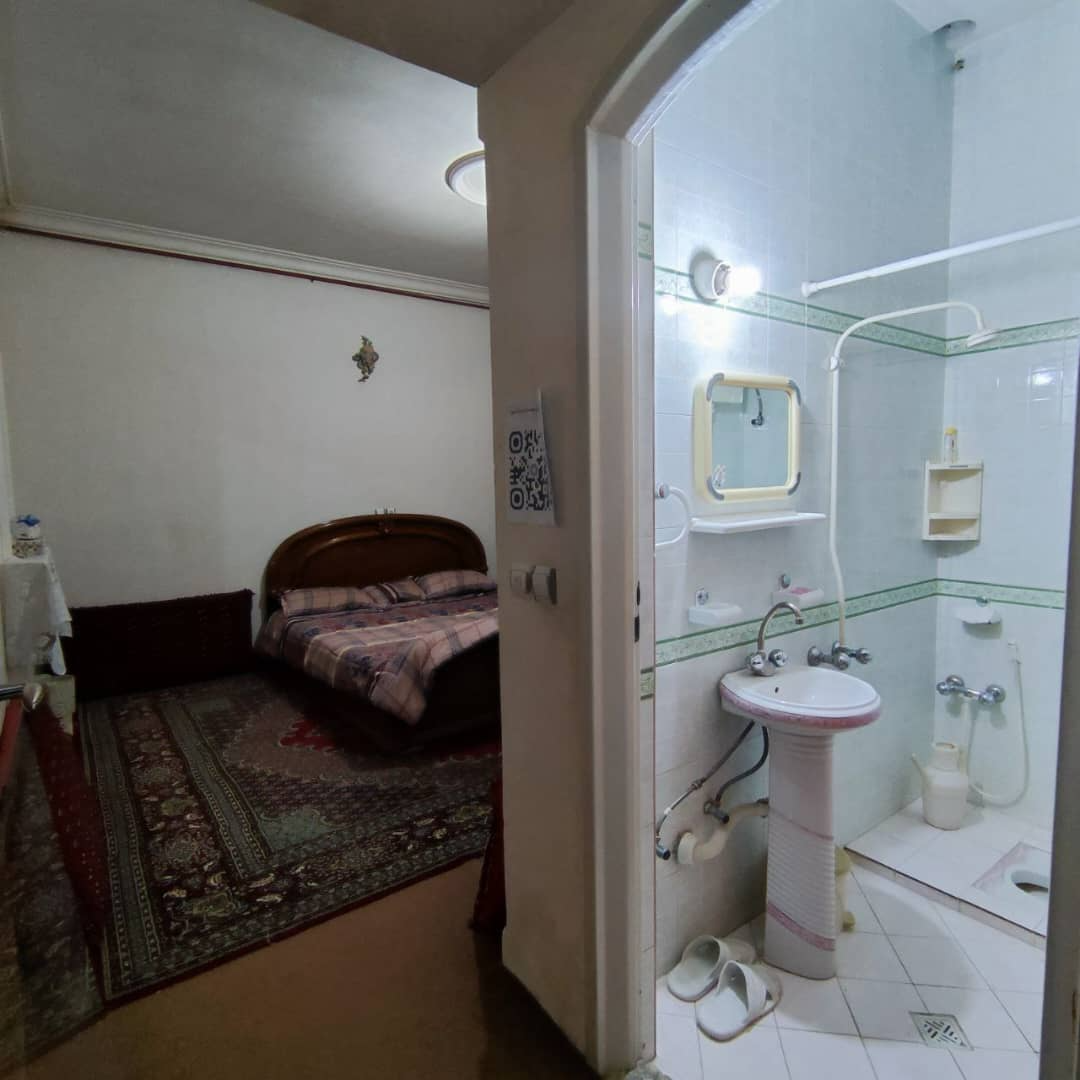 سرویس بهداشتی و اتاق سرویس بهداشتی و اتاق