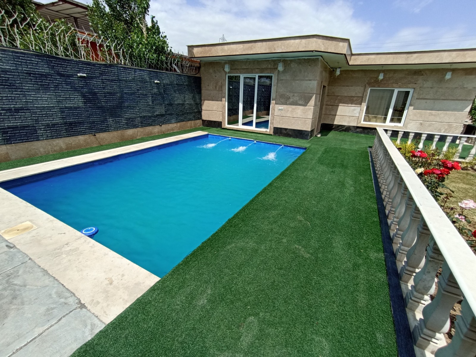 استخر استخر