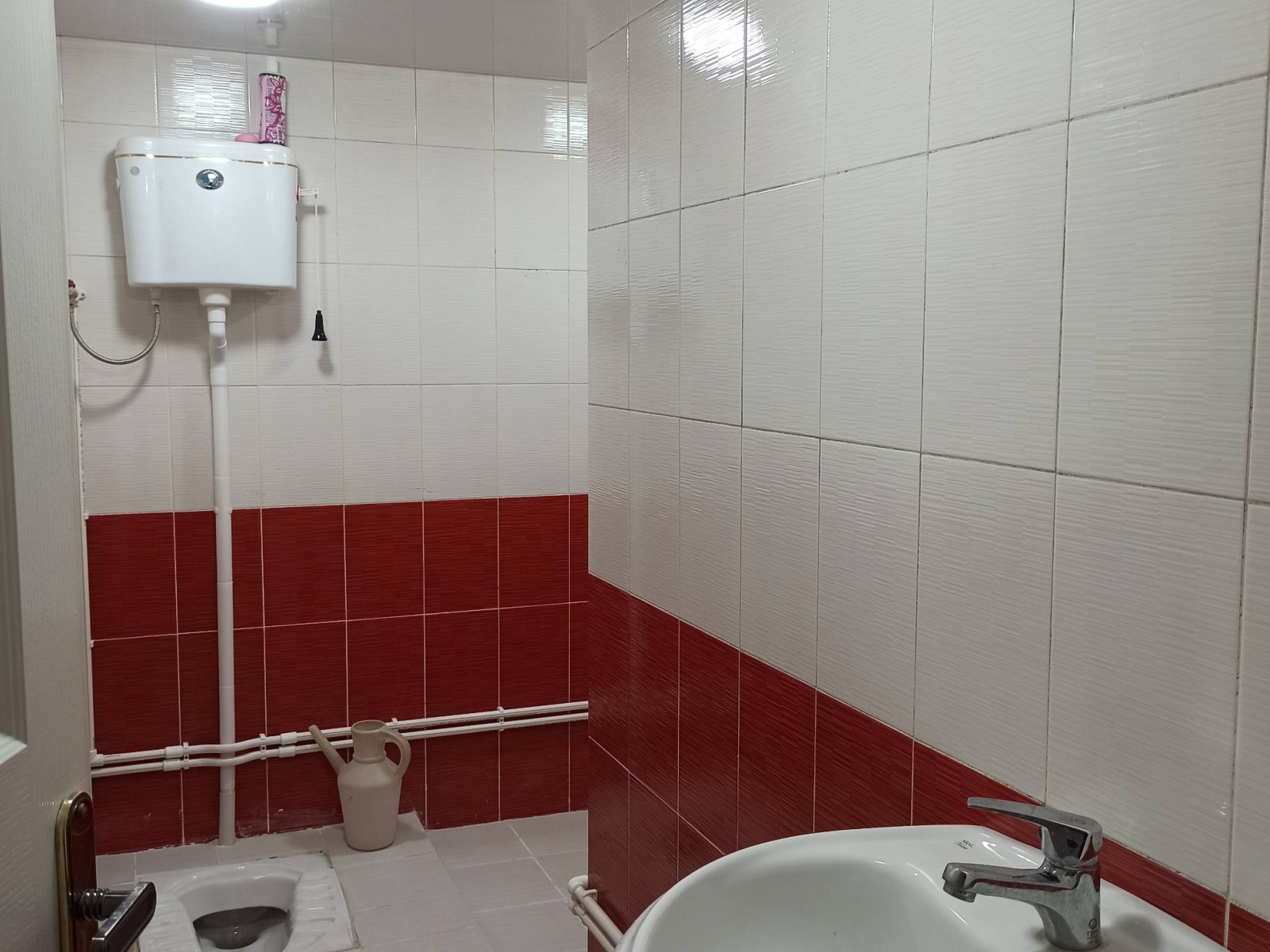 اتاق پذیرایی سرویس بهداشتی و حمام