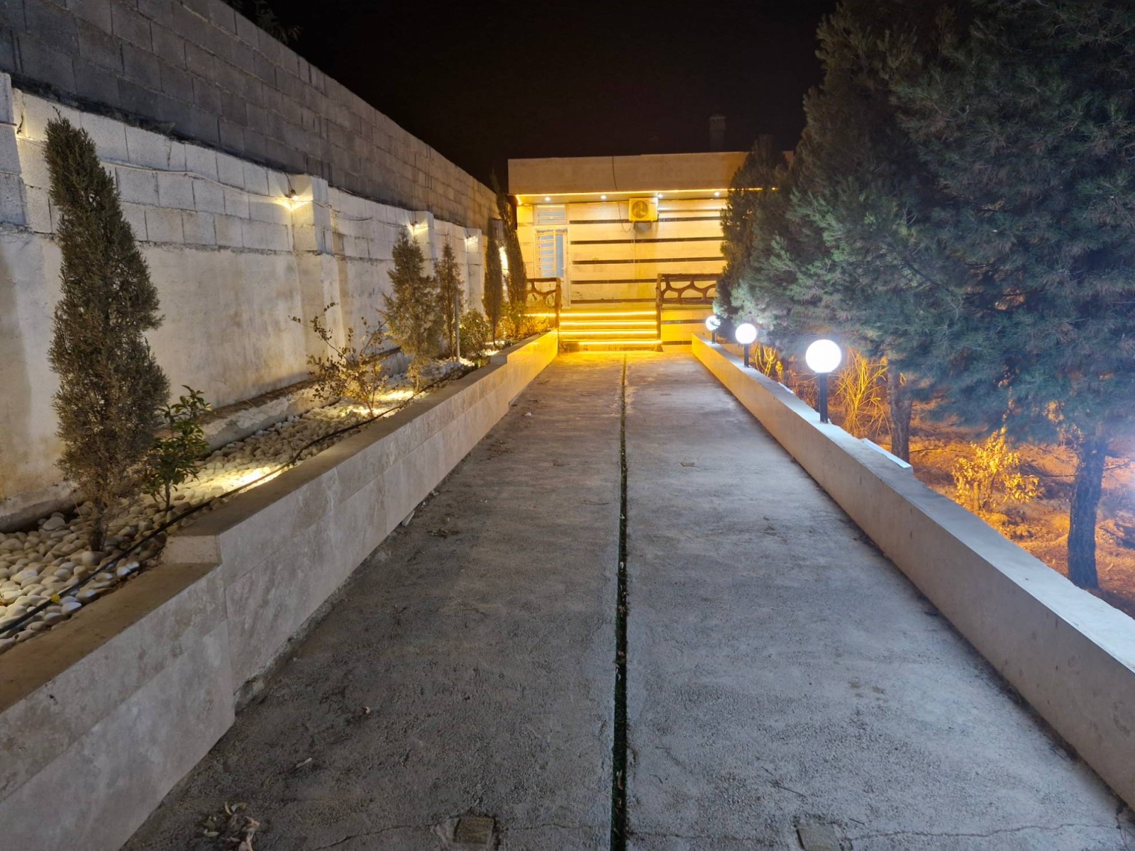 نمای بیرونی ساختمان