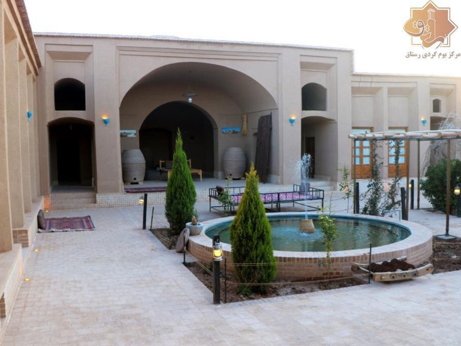 حیاط