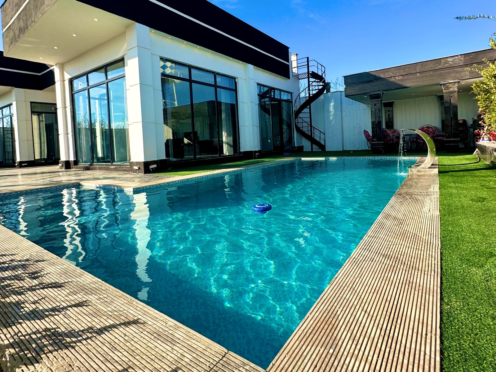 استخر استخر