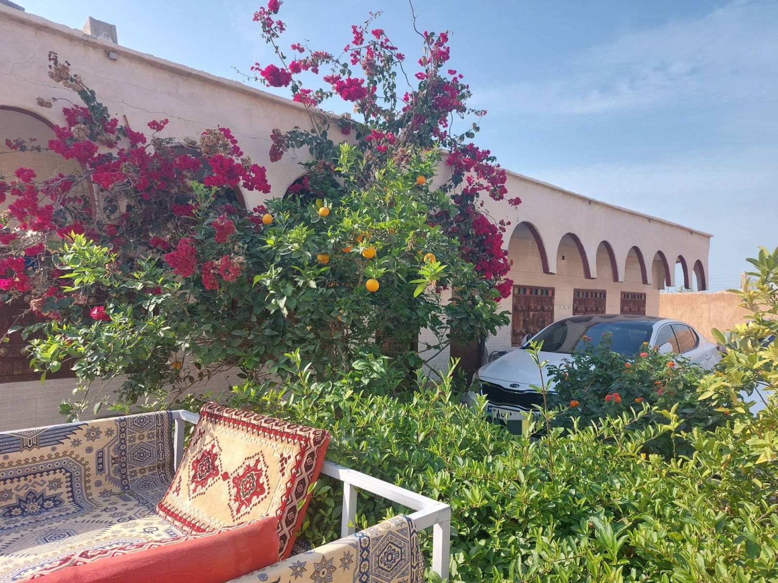 نمای بیرونی ساختمان