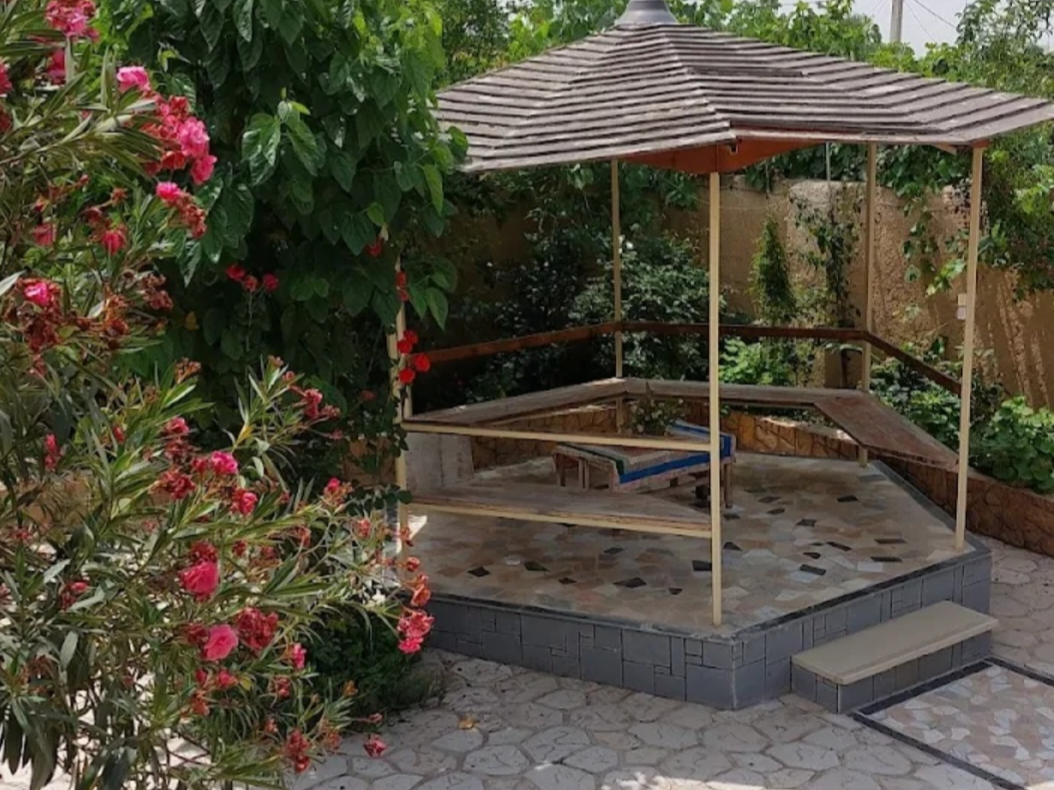 نمای بیرونی ساختمان