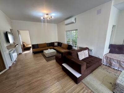 ویلا با استخر آبگرم "باراد" در کردان ویلا با استخر آبگرم "باراد" در کردان