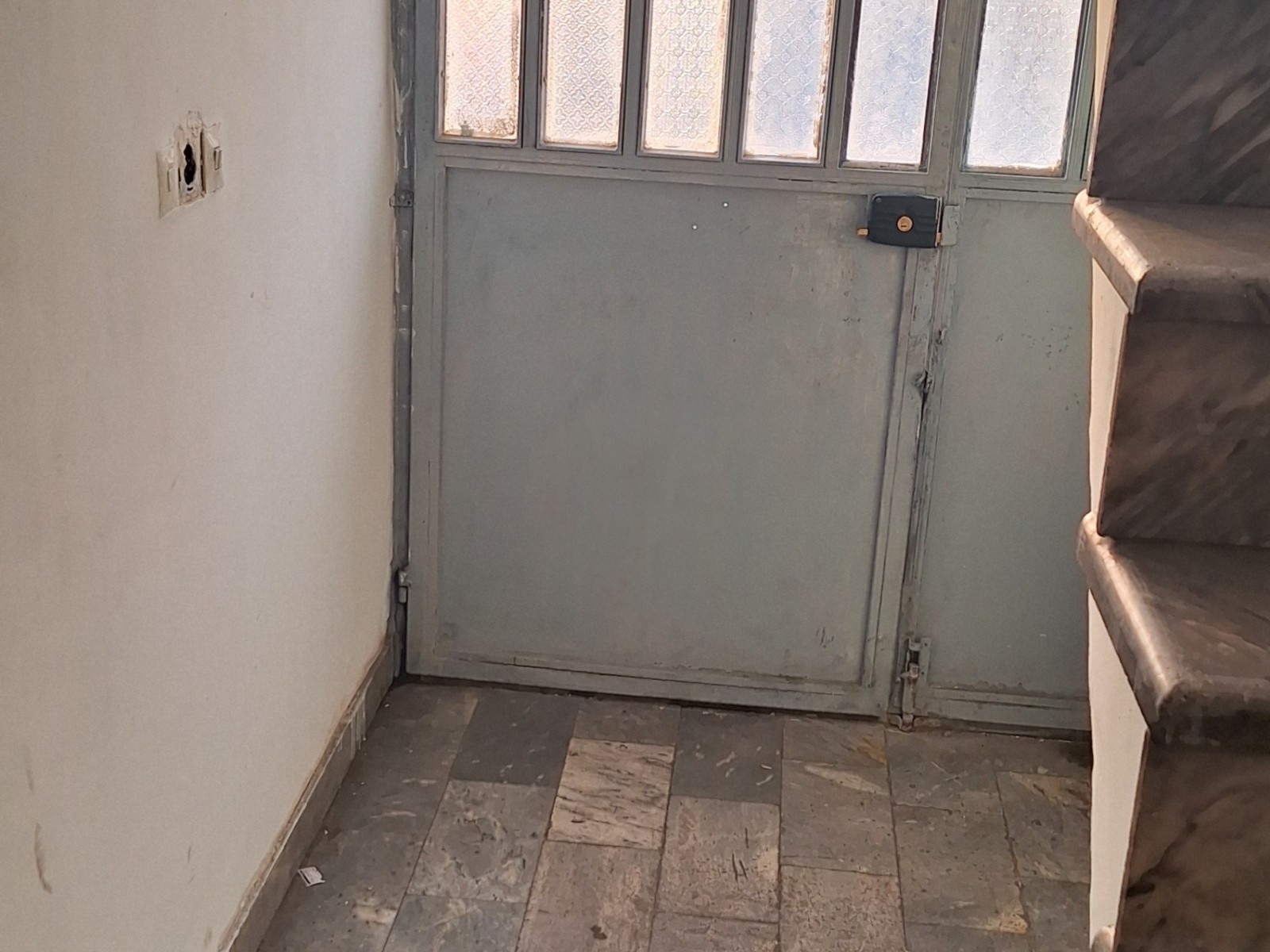 نمای بیرونی ساختمان